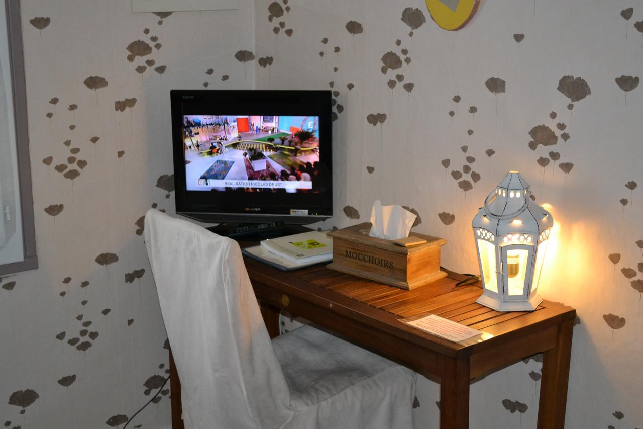 Logis Le Relais Sarrasin Hotel Vezenobres Exterior photo